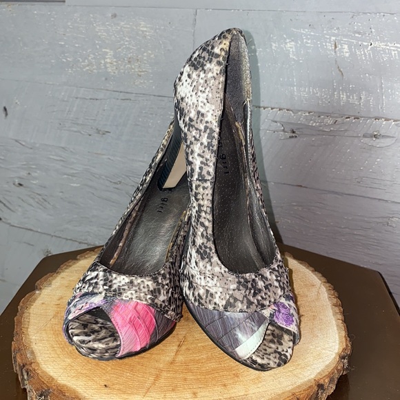 Madden Girl mixed media fabric pumps - Picture 3 of 6